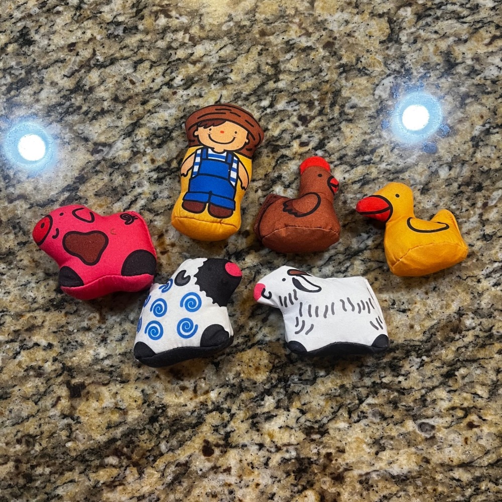 Melissa & Doug K's Kids Take-Along Farm Replacement People &‎ 5 Farm Animals